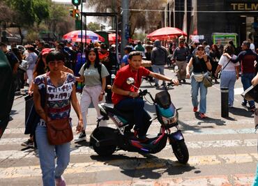 Sin casco y a alta velocidad; peatones denuncian riesgos de las bicimotos en la vía pública