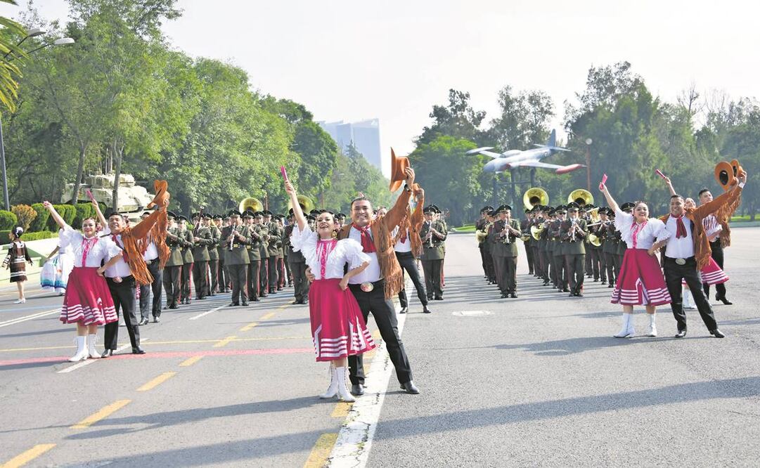 La Banda de Música y el Ballet Folklórico de la Sedena abrirán el desfile de Día de Muertos. Foto: Especial.