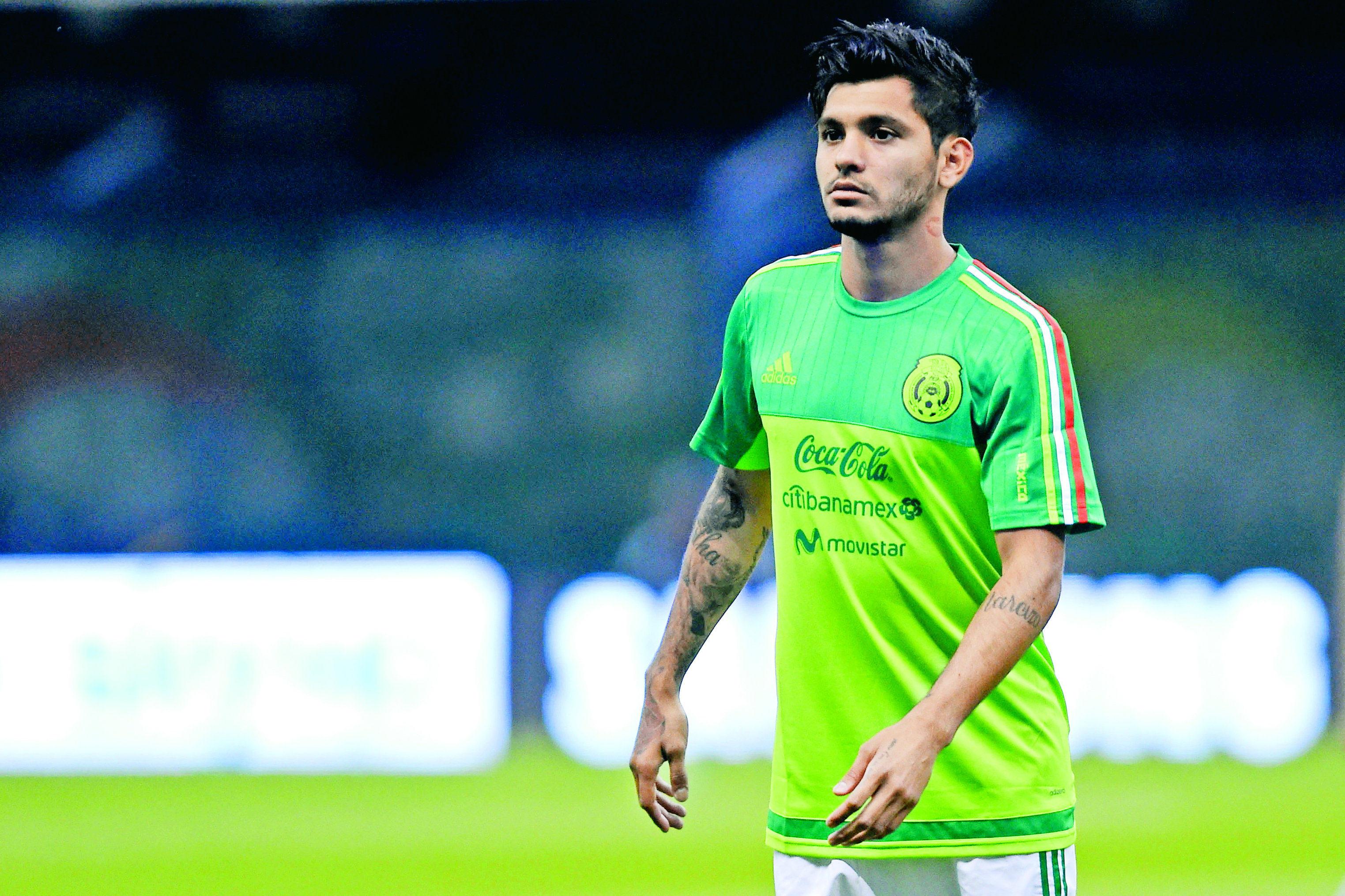 'Tecatito' está a disposición de Martino: representante