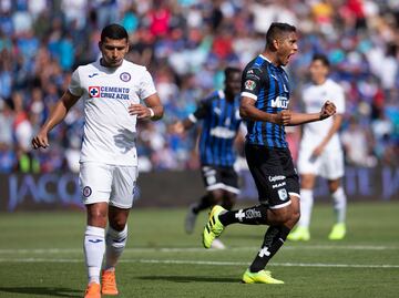 Querétaro golea y humilla a Cruz Azul