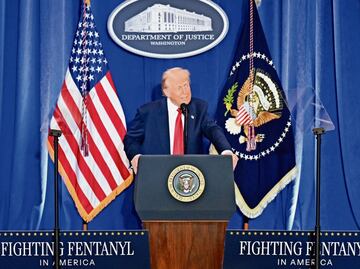 Trump ordena desmantelamiento de 7 agencias, entre ellas el Woodrow Wilson y la de Voz de América; va por reducir personal