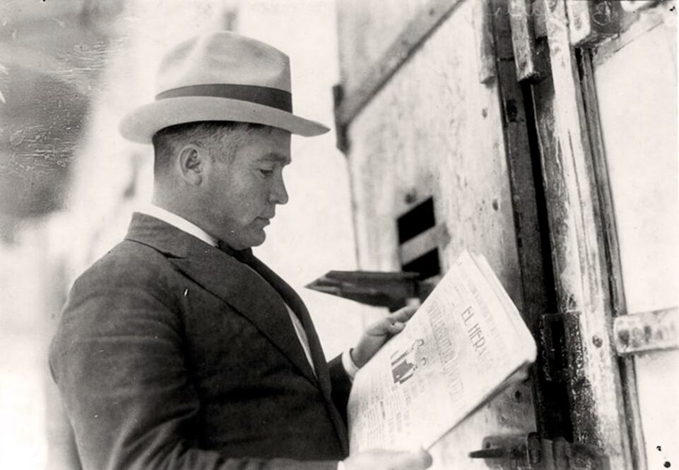 Jesús Salas Barraza hizo pública la confesión de ser el autor intelectual y material del asesinato del general Francisco Villa en Agosto de 1923, apenas unas semanas después del acontecimiento. Él explicó a los medios de comunicación que la razón de su confesión era para desmentir las sospechas de que el Gobierno de México había participado en el magnicidio del revolucionario. Foto: Mediateca INAH.