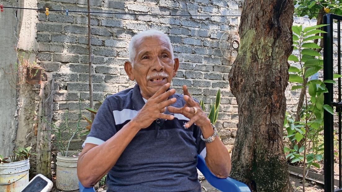 En Apatzingán aún viven personas que trabajaron en los campos de algodón y las despepitadoras, entre ellos Antonio Mesina, quien se dedicó a la pisca. Foto: Carlos Arrieta