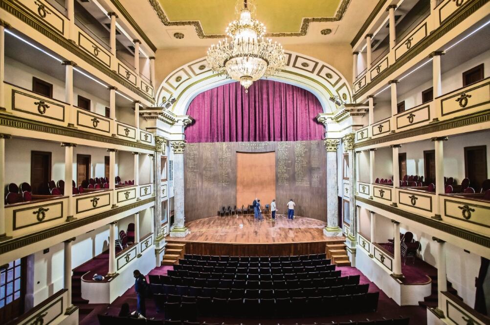El Teatro de la República (antes Teatro Iturbide) comenzó a ser construido en 1845 por el arquitecto Camilo San Germán; el año pasado fue adquirido por 100 millones de pesos por el Senado (YADÍN XOLALPA. EL UNIVERSAL)