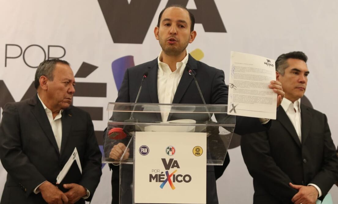 El panista Marko Cortés, el priísta Alejandro Moreno y el perredista Jesús Zambrano, denunciaron la participación del crimen organizado en las recientes elecciones de Tamaulipas. Foto: Carlos Mejía