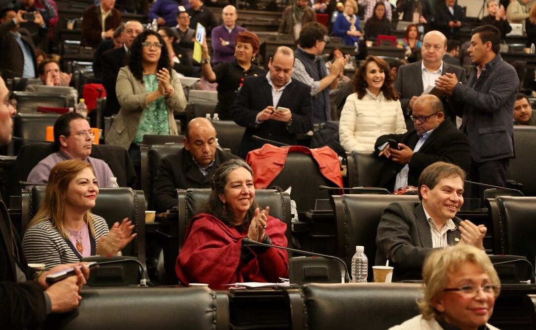 Los diputados que votaron a favor de la revocación de mandato celebraron la aprobación de la figura. (Foto: Berenice Fragoso / EL UNIVERSAL)