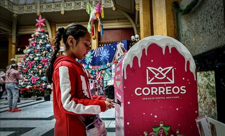 FOTOS: Niños acuden al Palacio de los deseos a depositar su carta para los Reyes Magos