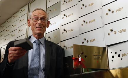 John H. Elliott lega reloj que compró a los 16 años