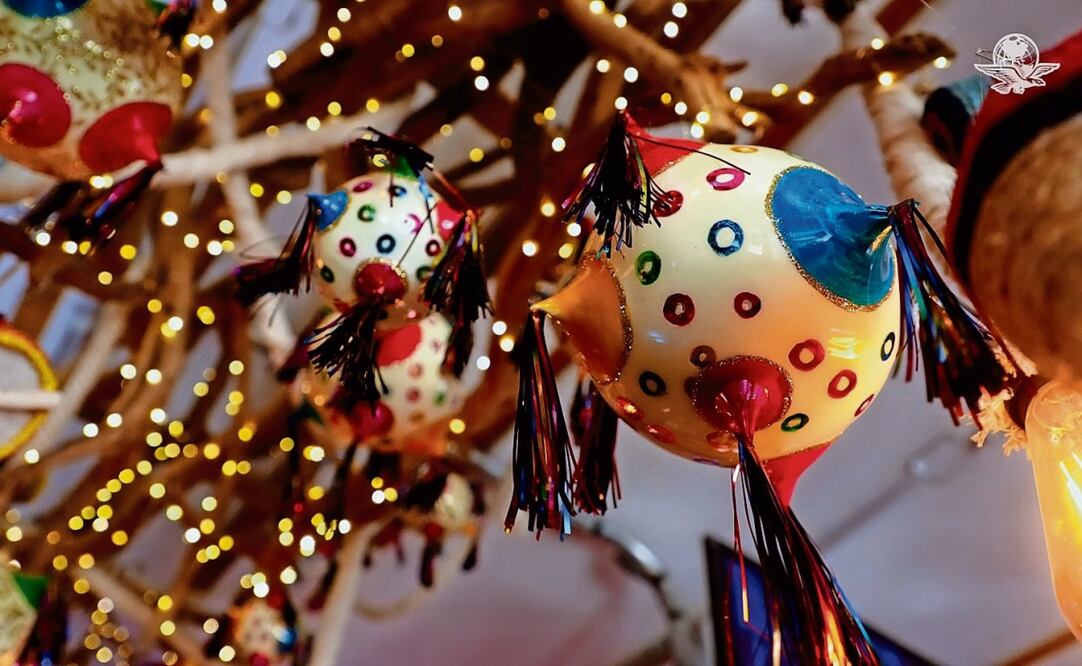 En Chignahuapan se ubican varios talleres familiares donde se fabrican las bonitas esferas que adornan las casas. Foto: Paola Reyes / EL UNIVERSAL