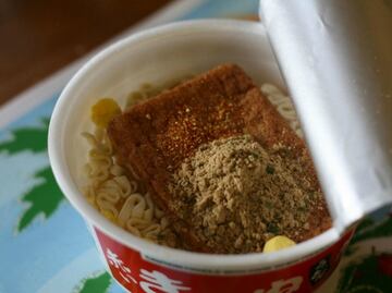 Los riesgos de comer sopas instantáneas