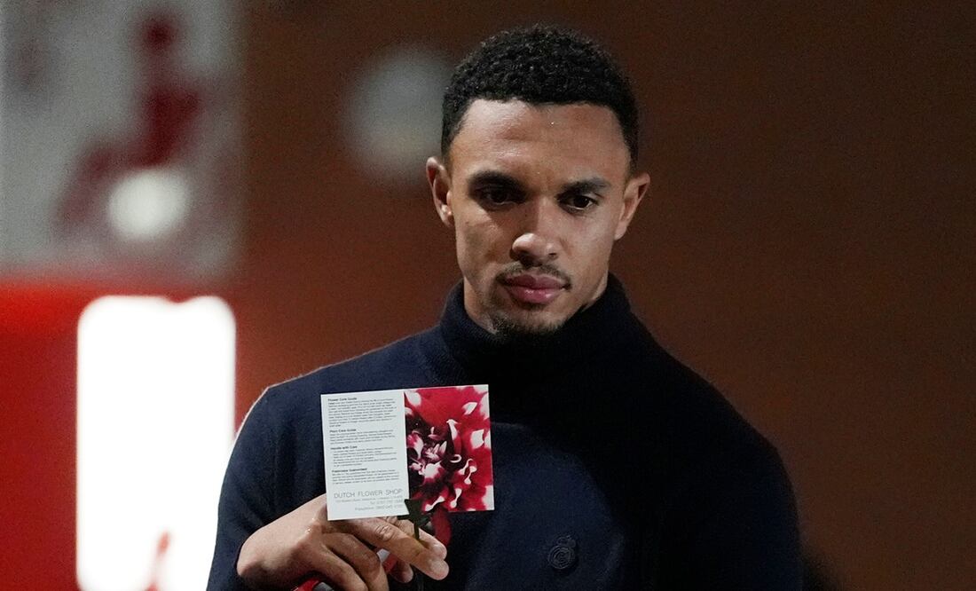 Trent Alexander-Arnold dedica emotivo mensaje a Diogo Jota en su regreso a Anfield / Foto: AP