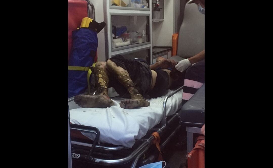 El sujeto fue encontrado, atendido y trasladado a un hospital por policías y paramédicos. (Foto: Especial)