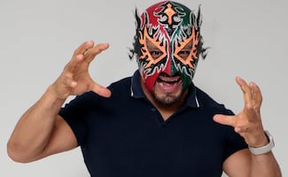 Pólvora, del pasillo de la Central de Abastos al ring de la Arena México