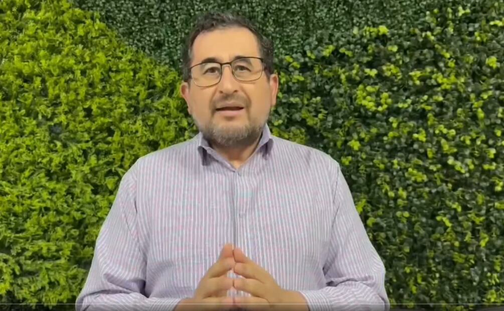 Secretario de Gobierno, César Cravioto, asegura que el líder de los comerciantes de los mercados públicos es priista. Foto: Captura de video