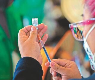 Llegan más de 170 mil vacunas de Pfizer