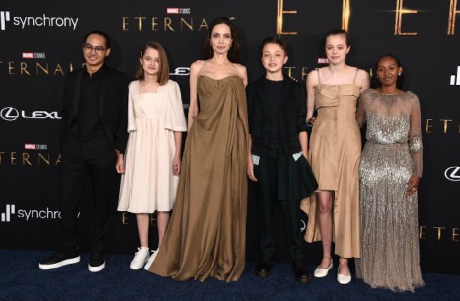 Los vestidos reciclados que los hijos de Angelina Jolie usaron en la alfombra roja de Eternals