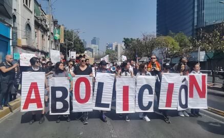 Organizaciones contra el maltrato animal realizan Manifestación Antitaurina en la Glorieta de los Insurgentes