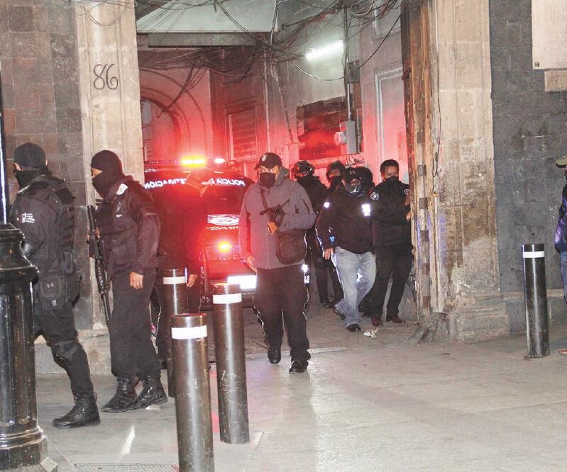 Las autoridades catearon la casa de República de Cuba 86. Foto: CUARTOSCURO