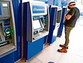 Banca frena abrir más sucursales; apuesta por oferta digital 