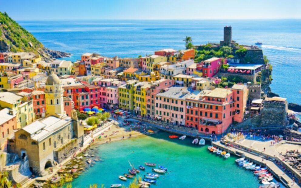 Este destino quiere multar a los turistas que usen sandalias