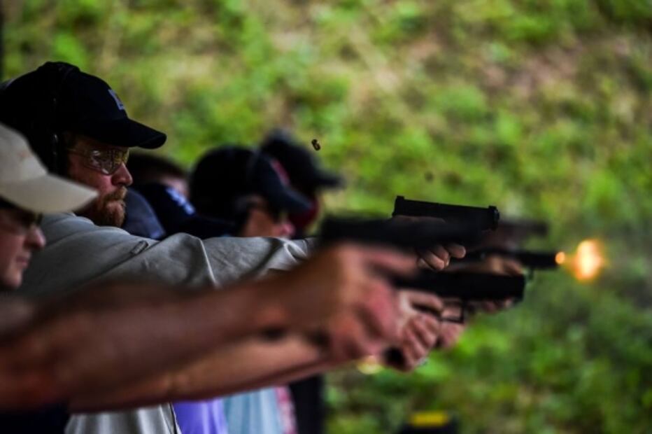 "Quiero ser capaz de protegerme": compran armas antes de las elecciones en EU