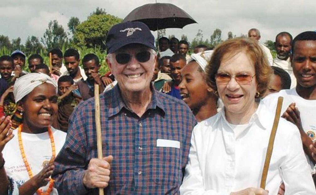 Además de enfocarse en la política, el 39.º mandatario de EU también dedicó su vida a la filantropía a nivel mundial al lado de su esposa Rosalynn Carter. Foto: Centro Carter