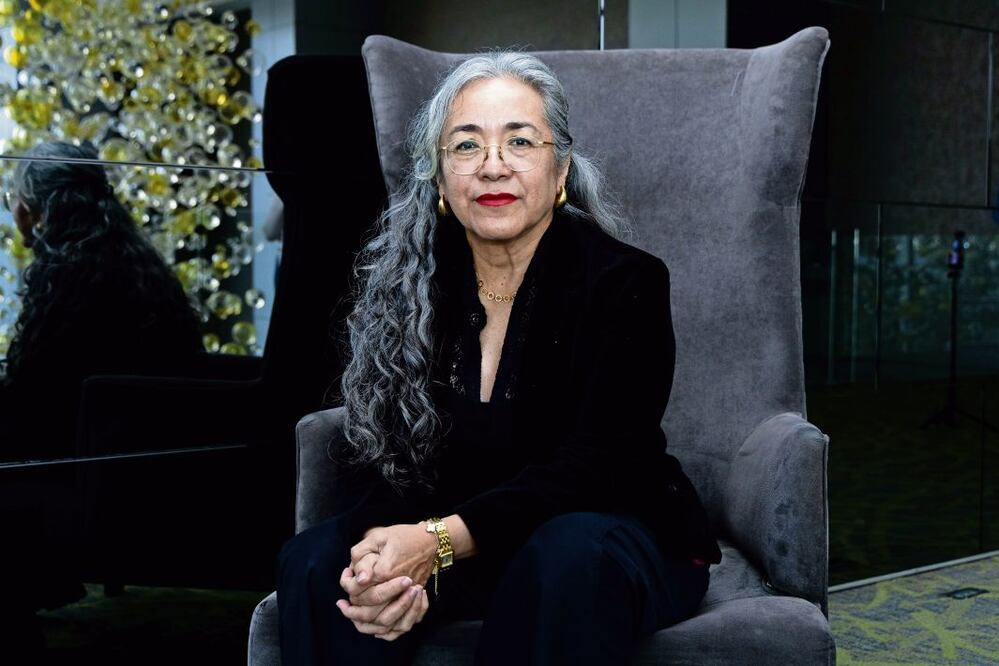 Cristina Rivera Garza es escritora, traductora y crítica literaria. Es profesora distinguida en la Universidad de Houston y El invencible verano de Liliana (2021) es su novela más premiada y traducida. Crédito: Hugo Salvador El Universal