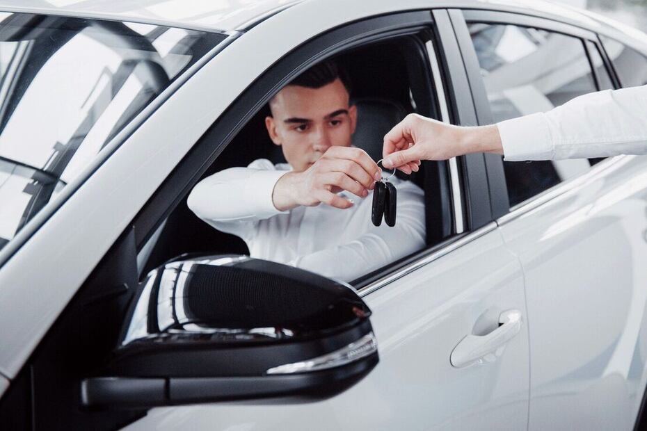 Los autos suben de precio por la inflación, los aranceles y la demanda. Foto. Freepik
