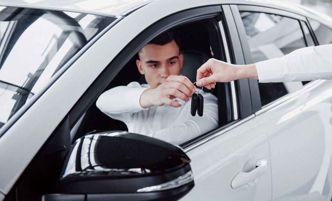 Conoce cuánto pagarás de enganche al comprar un auto. Foto. Freepik