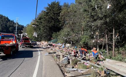 Volcadura de tráiler afecta circulación en la carretera México-Toluca