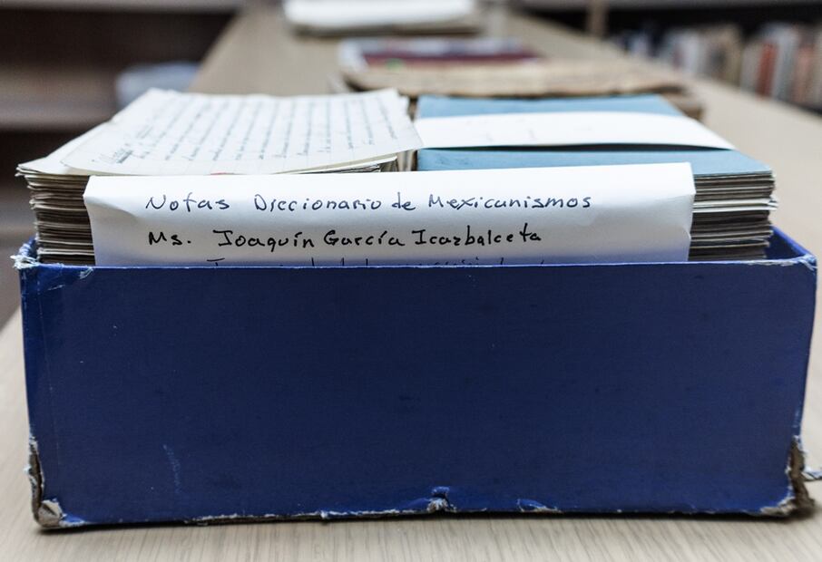 La AML posee fichas del Vocabulario de mexicanismos, del filólogo y bibliógrafo Joaquín García Icazbalceta.Foto: Yaretzy M. Osnaya/ EL UNIVERSAL.