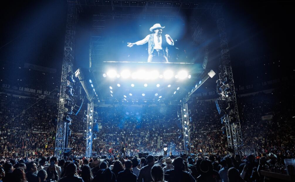 Esta noche el público de la plaza de toros vibró con los clásicos del cantante de regional mexicano Cristian Nodal 

Fotos: de Yaretzy M. Osnaya EL UNIVERSAL