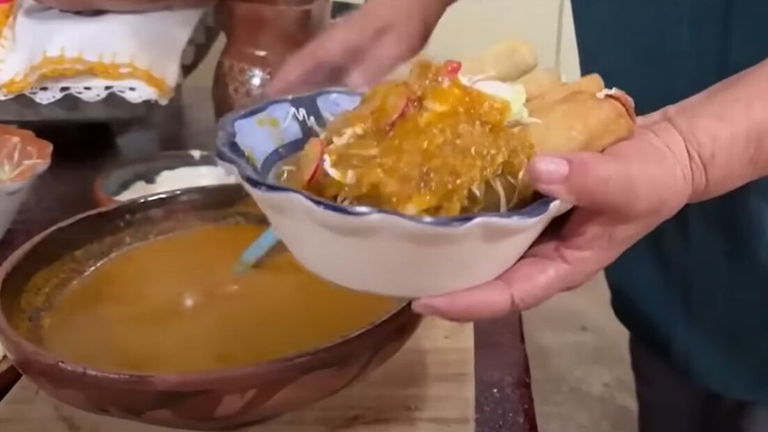 La receta de flautas ahogadas de Doña Ángela. Foto: Captura de pantalla