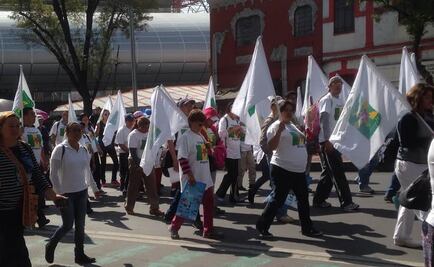 Exigen apoyos a jóvenes excluidos frente a la Sedu
