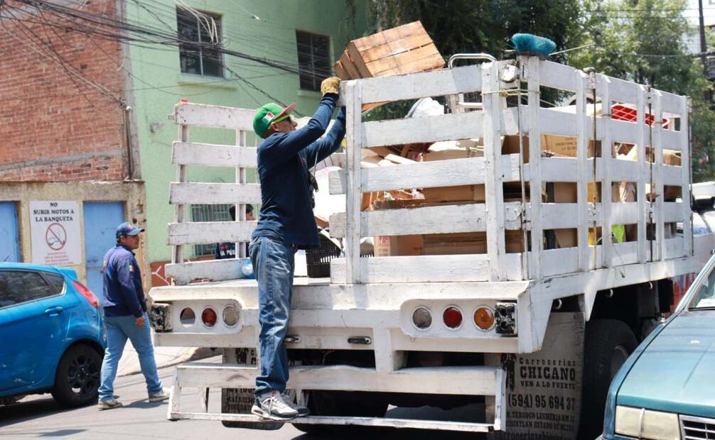 Retiran objetos que obstruyan vialidades (19/06/2025). Foto: Especial