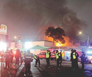 Se incendia más de 50% del mercado San Cosme