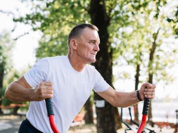 Recupera tu fuerza; ejercicios para ganar masa muscular que son ideales para los mayores de 50