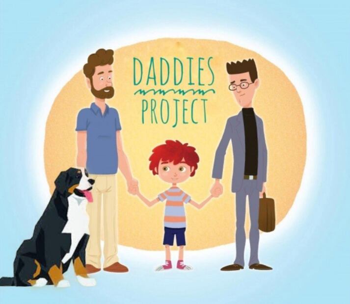 Pareja gay busca su primer bebé; explican maternidad subrogada en YouTube