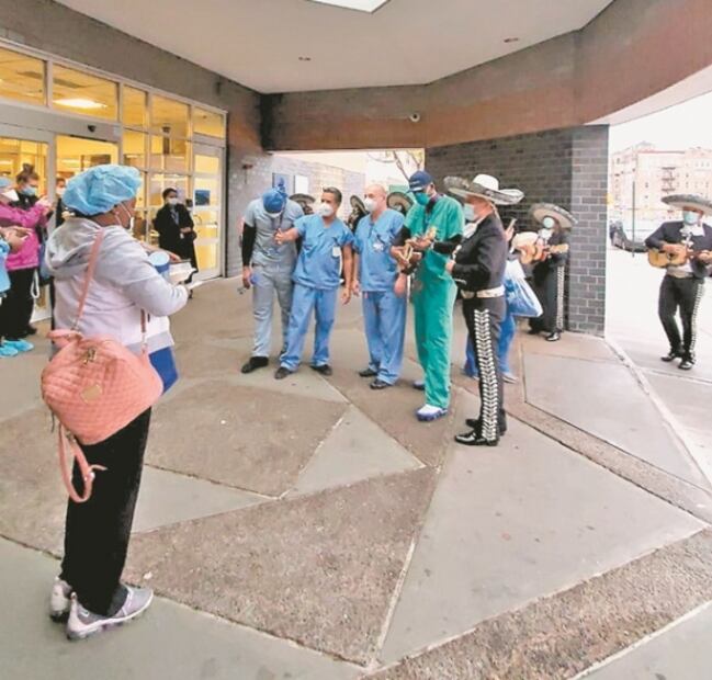 Mariachis levantan el ánimo al Son de la Negra ante Covid-19 en Nueva York 