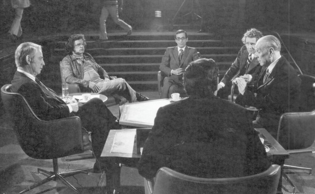Grabación del programa Encuentros, el 1 de diciembre de 1973. En el que entre otros escritores estuvieron Salvador Elizondo, Juan José Arreola y Jorge Luis Borges. Foto: Paulina Lavista