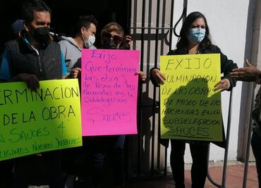 Habitantes de diferentes colonias de Toluca exigen concluir reencarpetamiento