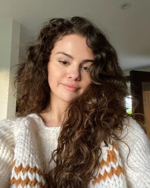 Selena Gomez conquista Instagram sin una gota de maquillaje