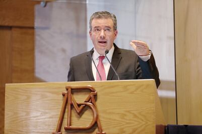 Polarización política afecta provisión de servicios públicos, afirma Alejandro Díaz de León, exgobernador de Banxico