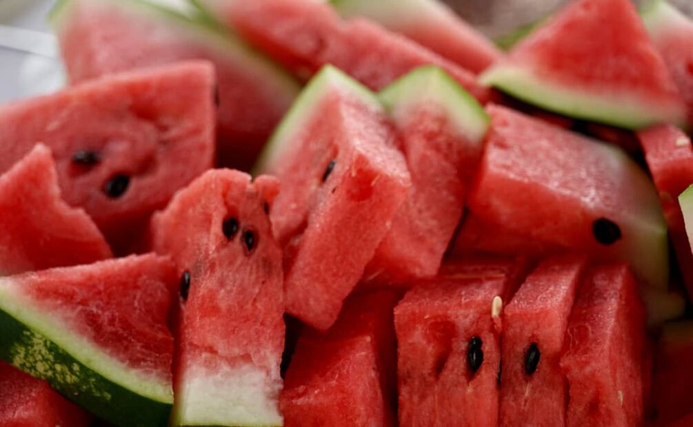 125 gramos de sandía contienen tan solo 64 calorías. Foto: Unsplash.