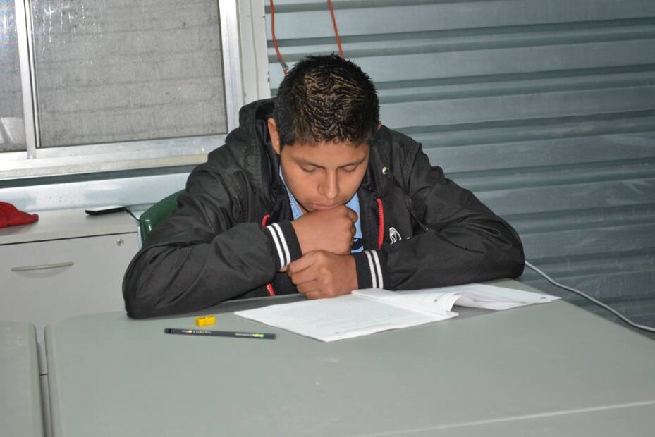 Según el PISA 2022, casi la mitad de jóvenes aún no domina la capacidad de lectura profunda. Crédito: Archivo de El Universal