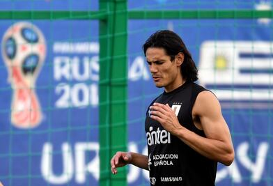 Cavani no se recupera; a la banca ante Francia