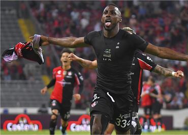 El sorprendente golazo de Julián Quiñones ante los Tigres