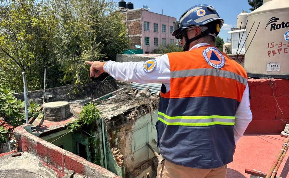 SGIRPC Cuauhtémoc confirmó que hubo un derrumbe en el inmueble ubicado en la calle Lerdo 133, colonia Guerrero. Foto: Especial.