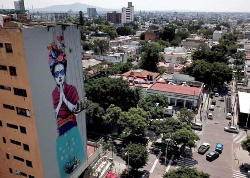 Frida Kahlo protagoniza mural de Fin DAC en Guadalajara