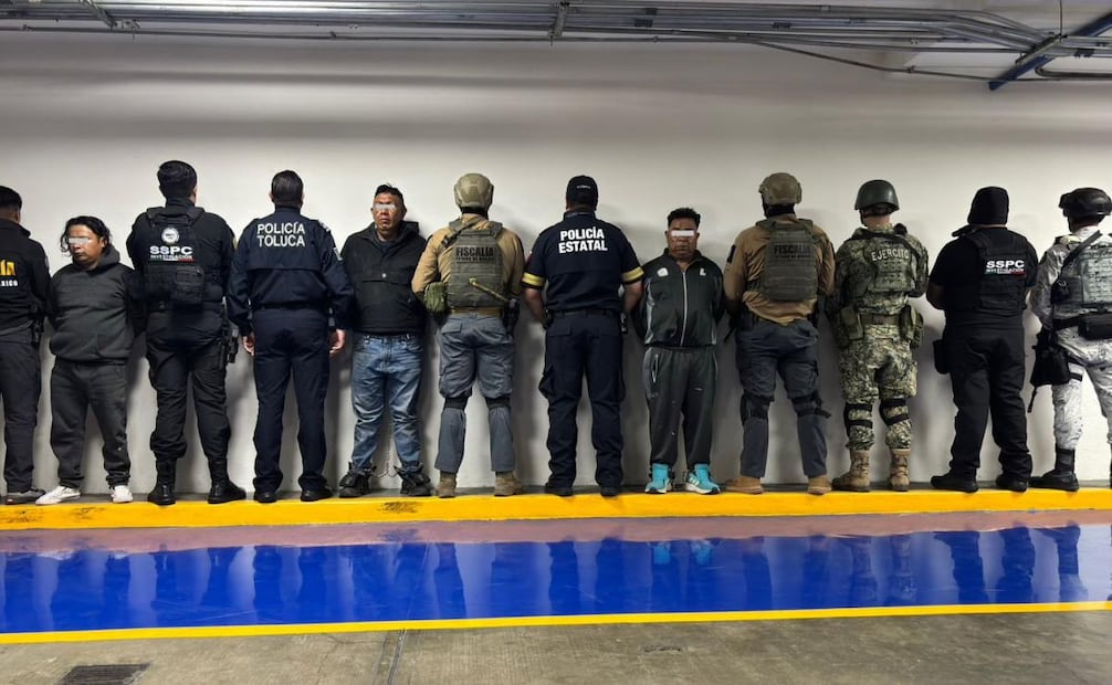 Los 27 detenidos conformaban un grupo criminal autodenominado “Los Alfas” dedicado a diversas actividades delictivas en la región del Valle de Toluca.
Foto: Especial.